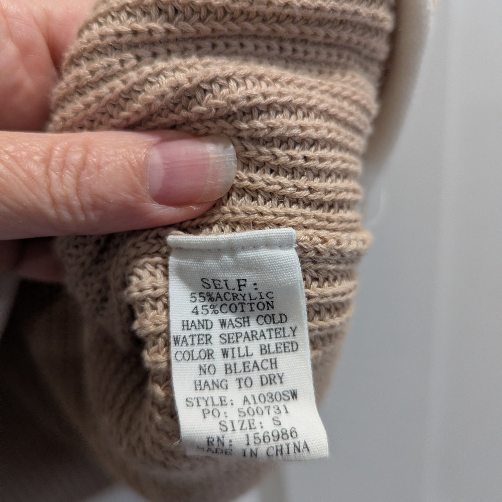 Coastal Grandma Sweater Vest Beige and Creme Size Small fits like a Large - Picture 5 of 8